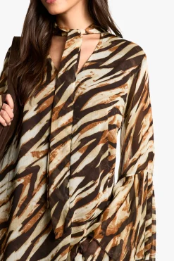 Robe en chiffon smockée à manches évasées et imprimé zèbre