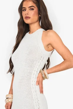 Robe en crochet avec détail de pampilles