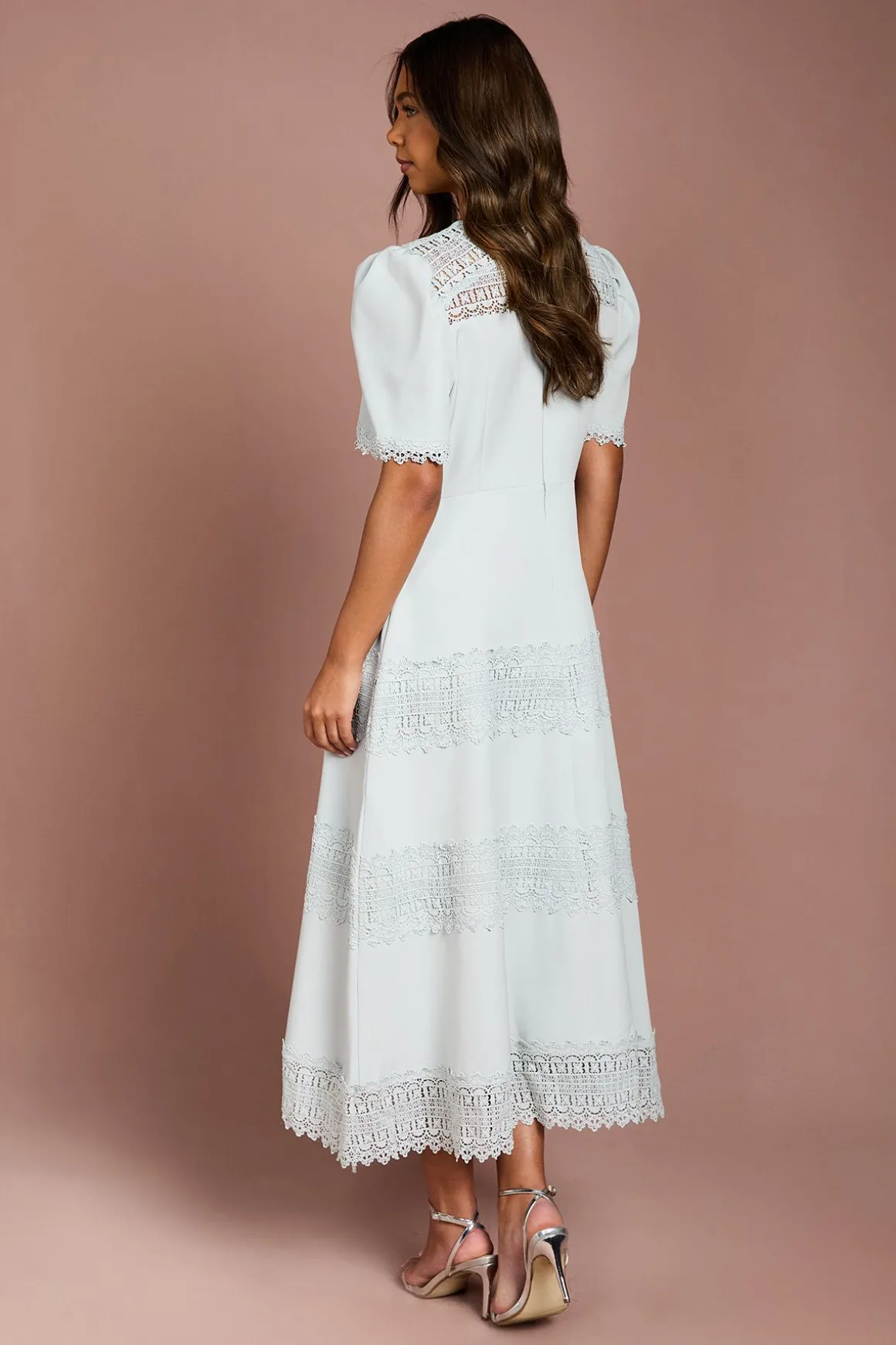 Robe en Crêpe à Bordure de Dentelle