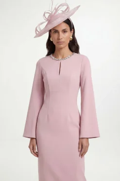 Wallis Robe En Crêpe À Manches Cape Et Encolure Ornée<Femme Toutes Les Robes|Robes Mi-Longues