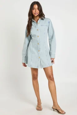 Robe En Denim Cintrée À Boutons Dorés
