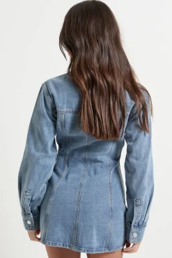 boohoo Robe en denim à manches longues à la taille cintrée<Femme Denim|Denim