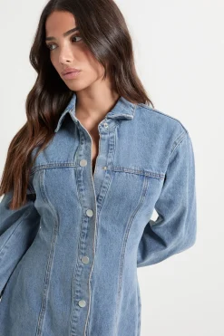 boohoo Robe en denim à manches longues à la taille cintrée<Femme Denim|Denim