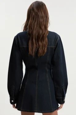 Robe en denim à manches longues, taille cintrée