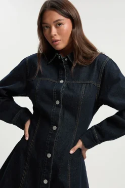 Robe en denim à manches longues, taille cintrée