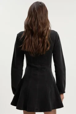 Robe en denim à manches longues avec détail de couture
