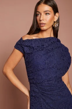 Coast Robe En Dentelle Asymétrique À Épaules Dénudées<Femme Robes Mi-Longues|Satin Et Dentelle