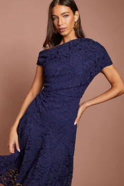 Coast Robe En Dentelle Asymétrique À Épaules Dénudées<Femme Robes Mi-Longues|Satin Et Dentelle
