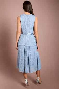 Robe En Dentelle Avec Détail Péplum