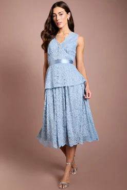 Robe En Dentelle Avec Détail Péplum
