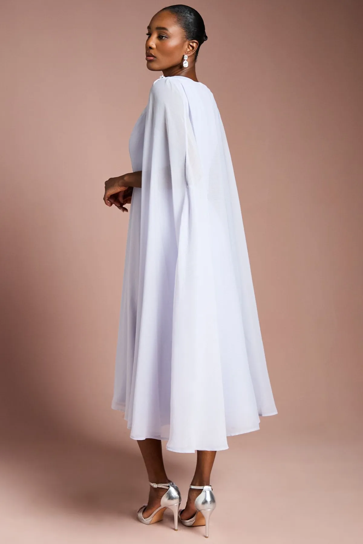 Coast Robe en Georgette avec Cape Détachable et Détails de Broche Diamantée<Femme Toutes Les Robes|Robes Mi-Longues