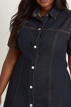 boohoo Robe En Jean Cintrée À La Taille Manches Courtes Grande Taille<Femme Denim|Denim