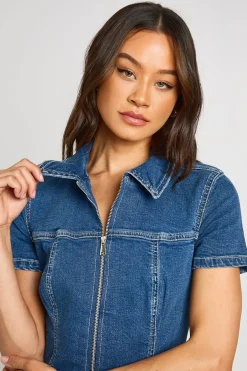 boohoo Robe En Jean Grande Taille À Manches Courtes Et Fermeture Zippée Devant<Femme Denim|Denim