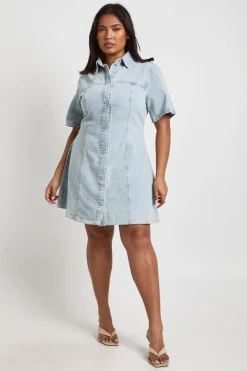 Robe En Jean Grande Taille À Manches Courtes Et Taille Cintrée