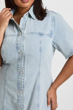 Robe En Jean Grande Taille À Manches Courtes Et Taille Cintrée