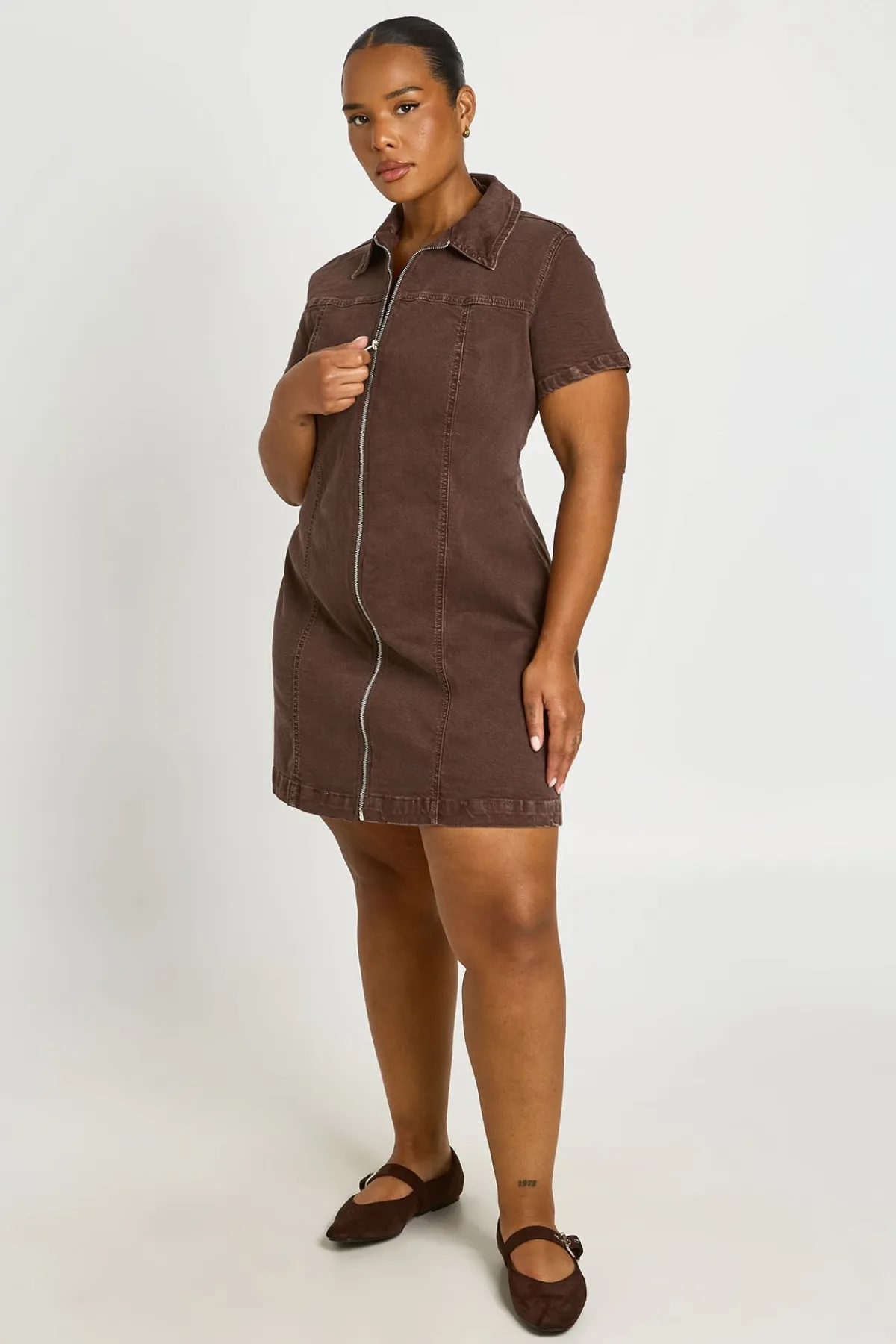 boohoo Robe En Jean Grande Taille À Manches Courtes Et Fermeture Zippée Devant<Femme Denim|Denim