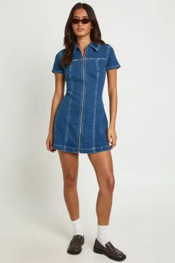 Robe En Jean À Manches Courtes Avec Fermeture Zippée Devant