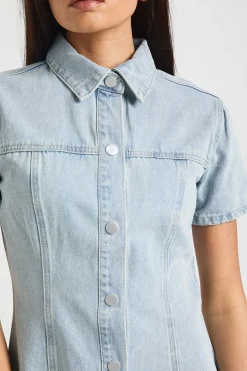 Robe En Jean À Manches Courtes Et Taille Froncée