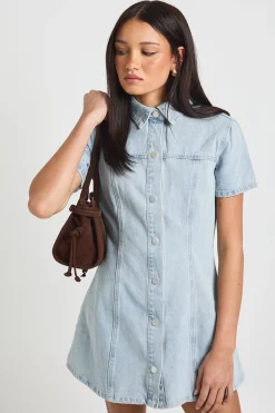 Robe En Jean À Manches Courtes Et Taille Froncée
