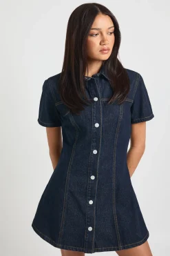 boohoo Robe En Jean À Manches Courtes Et Taille Cintrée<Femme Denim|Denim