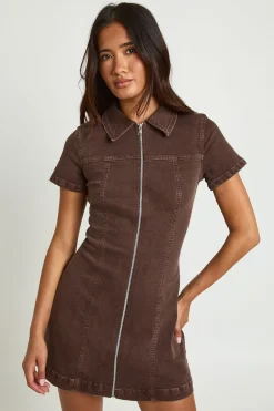 boohoo Robe En Jean À Manches Courtes Et Fermeture Zippée Devant<Femme Denim|Denim