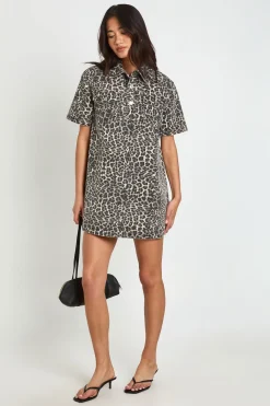 boohoo Robe En Jean À Manches Courtes Imprimé<Femme Denim|Denim