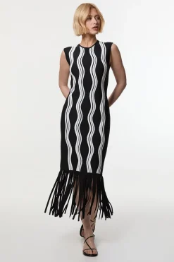Robe en maille à vagues contrastées avec franges