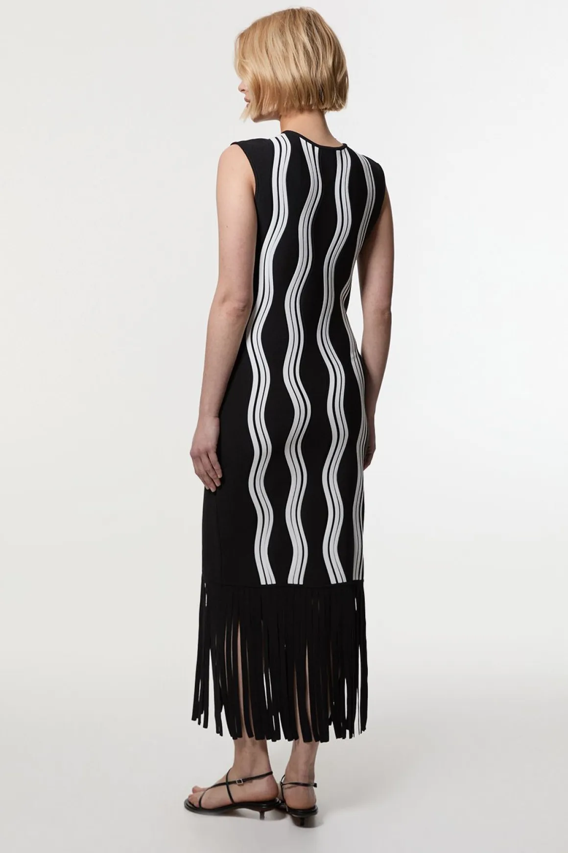 Robe en maille à vagues contrastées avec franges