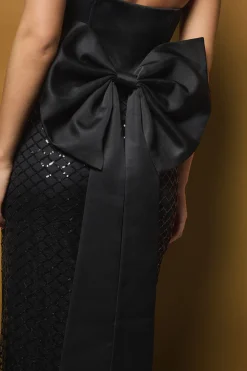 Robe Fourreau à Sequins Bandeau avec Nœud Statement
