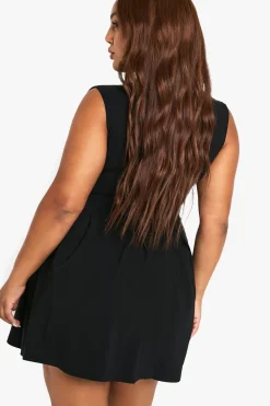 boohoo Robe grande taille à détails corset, décolleté plongeant et ourlet plissé<Femme Robes Corset|Robes Patineuses