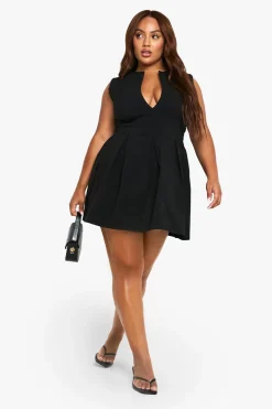 boohoo Robe grande taille à détails corset, décolleté plongeant et ourlet plissé<Femme Robes Corset|Robes Patineuses