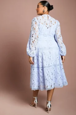 Robe Grande Taille À Manches Longues Avec Empiècements En Dentelle