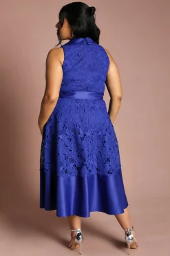 Robe Grande Taille Sans Manches En Dentelle Et Satin Contrasté Longueur Midi
