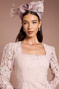 Robe Lisa Tan en Dentelle à Jupe Évasée avec Godets en Georgette