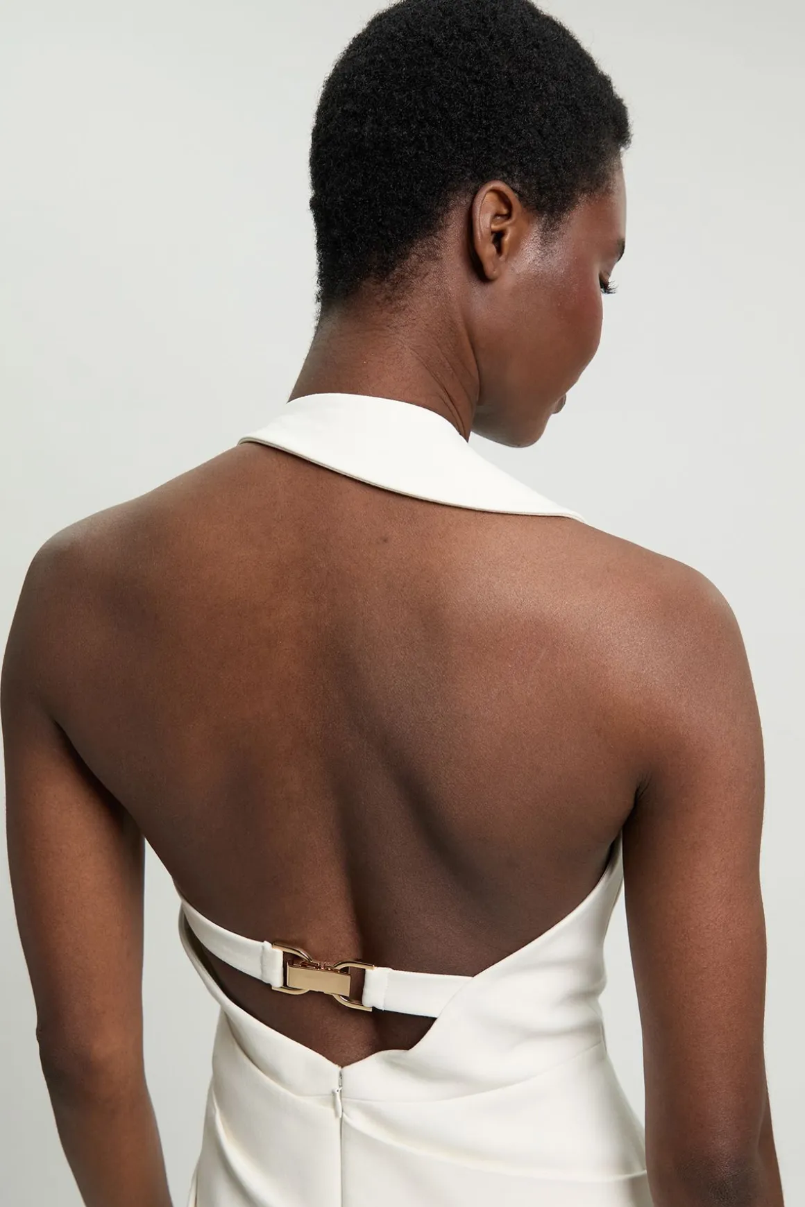 Robe Longue Ajustée En Tissu Stretch Compact Avec Détails De Finition