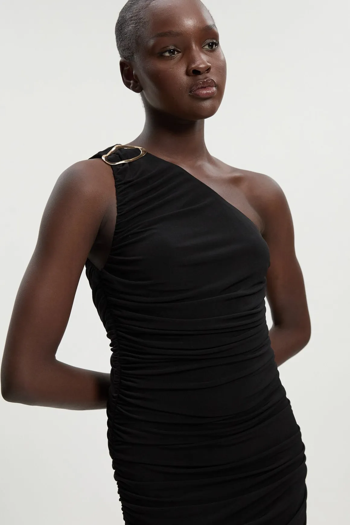 Robe Longue Asymétrique Drapée en Crêpe avec Détails Froncés