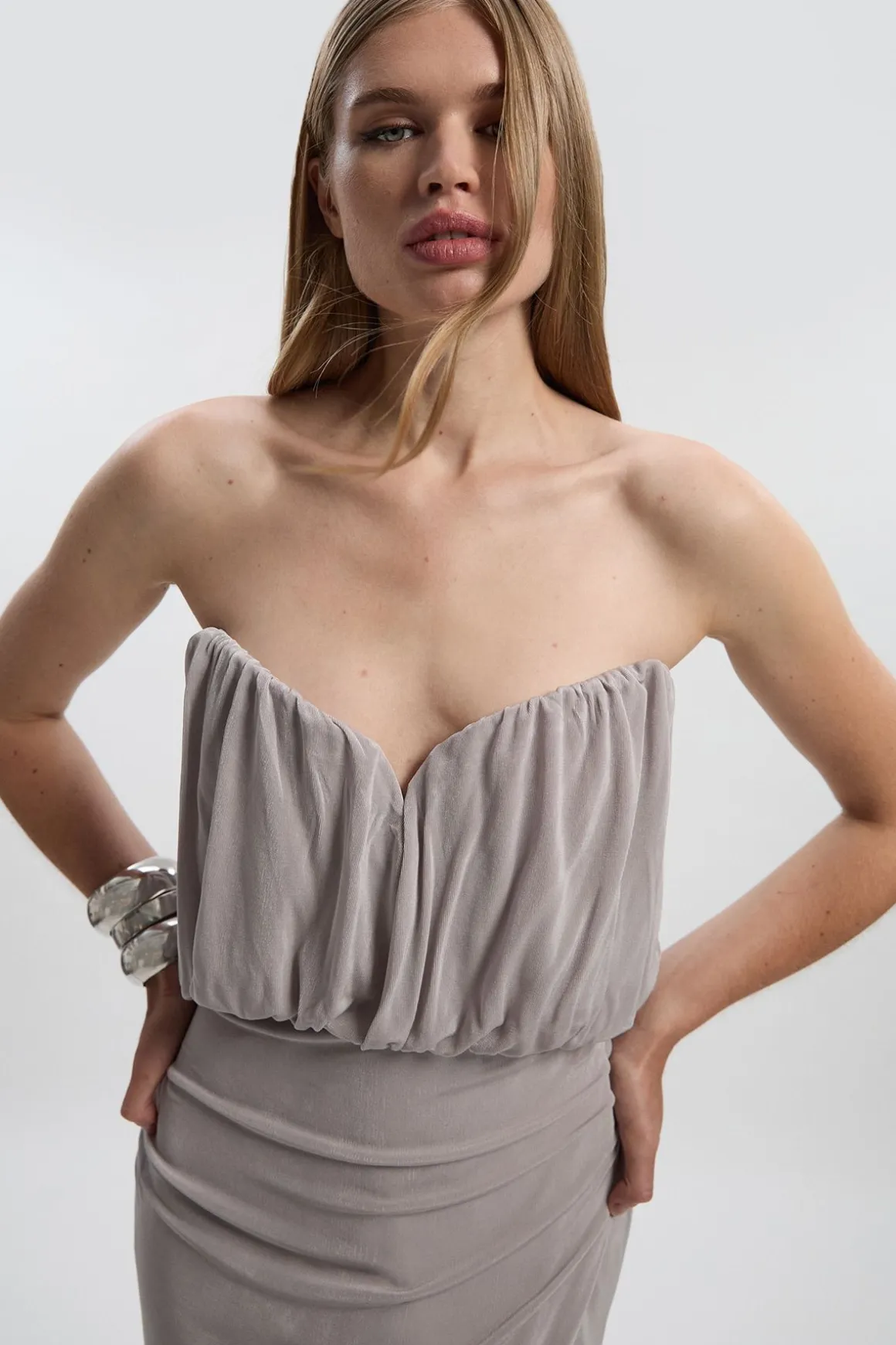 Robe Longue Bandeau Fendue en Crêpe Fluide Petite Taille