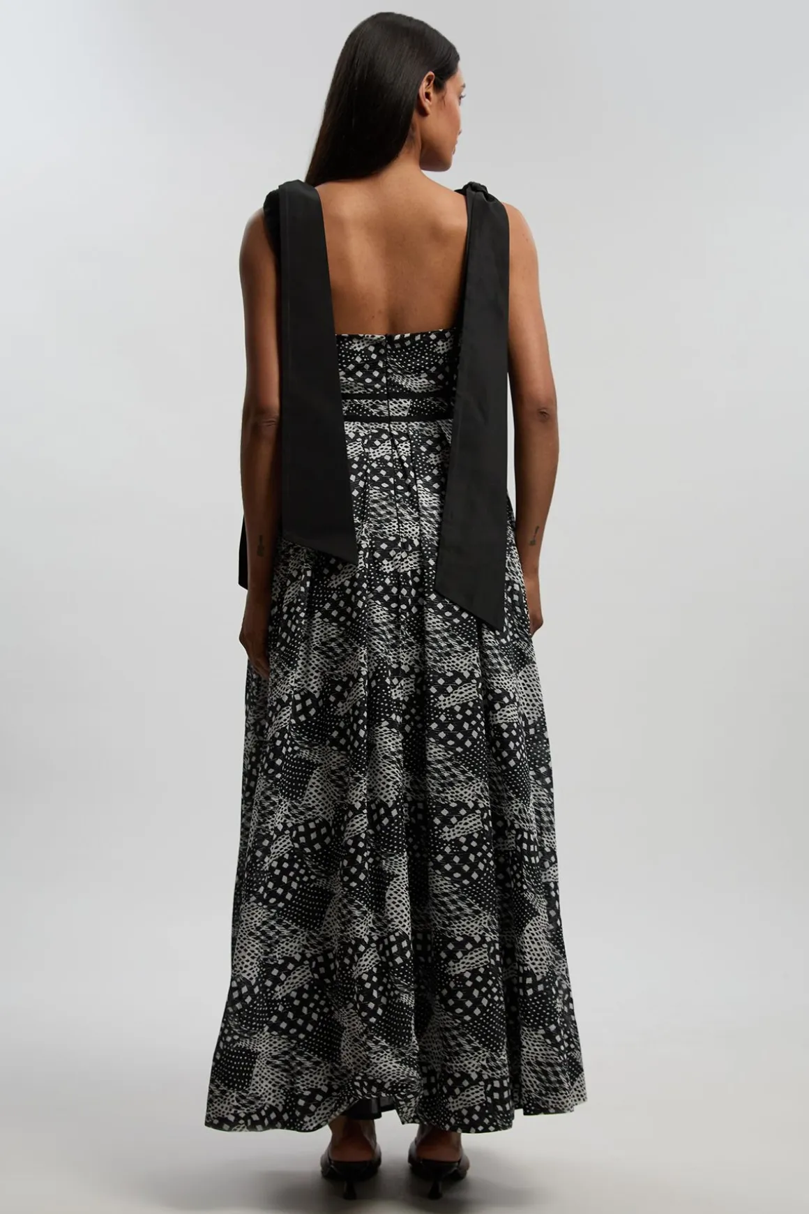Robe Longue À Bretelles En Coton Et Soie Tissé Motif Géométrique Monochrome