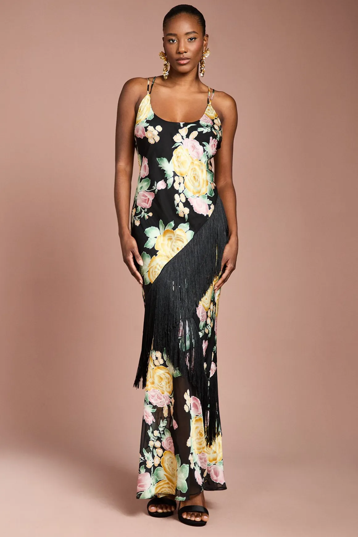 Robe Longue à Bretelles en Satin Jacquard avec Détails de Franges