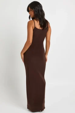 Robe Longue À Bretelles Fines Et Encolure Dégagée Petite