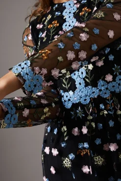 Robe Longue Brodée à Motifs Floraux