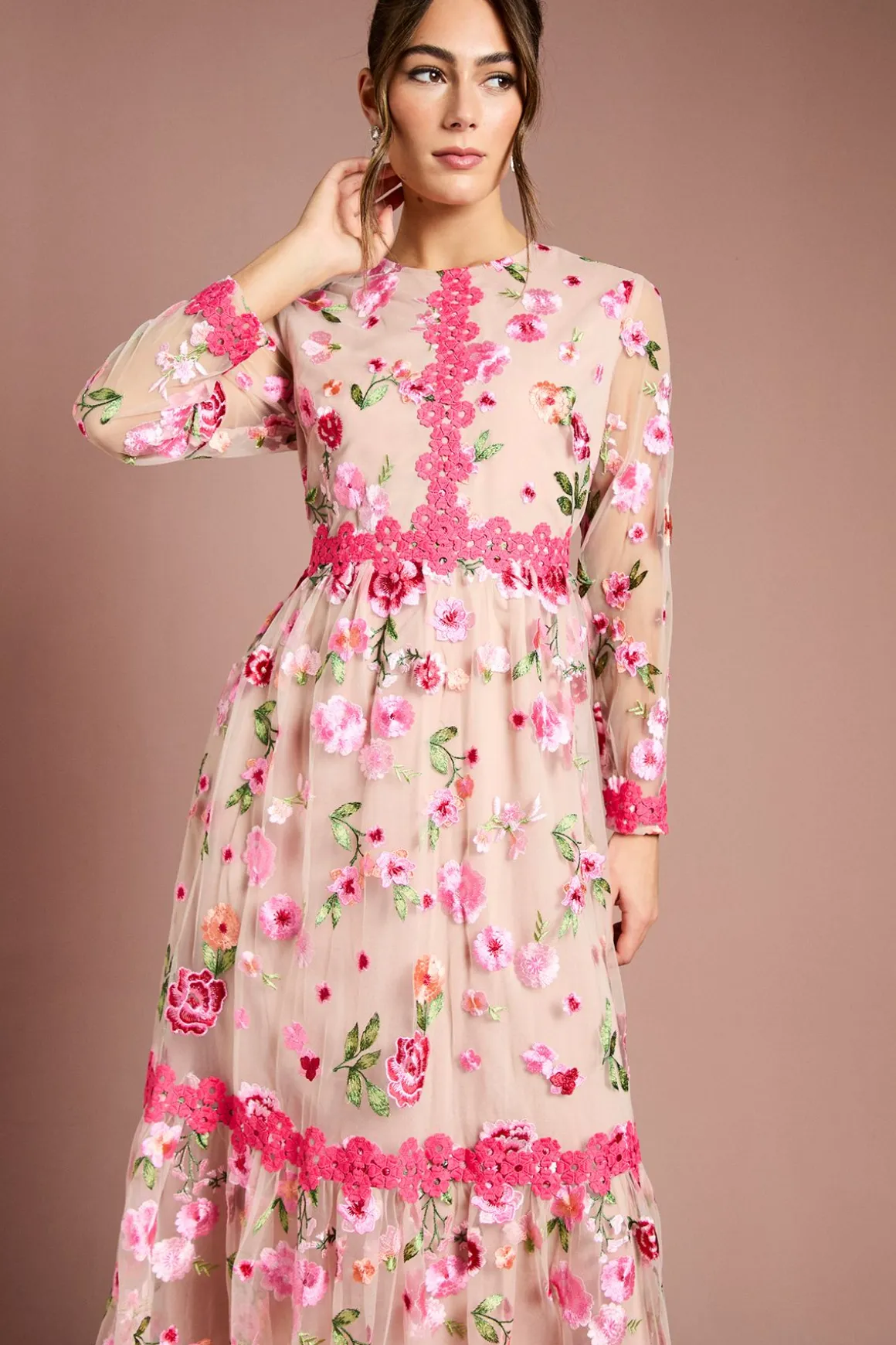Robe Longue Brodée à Motifs Floraux