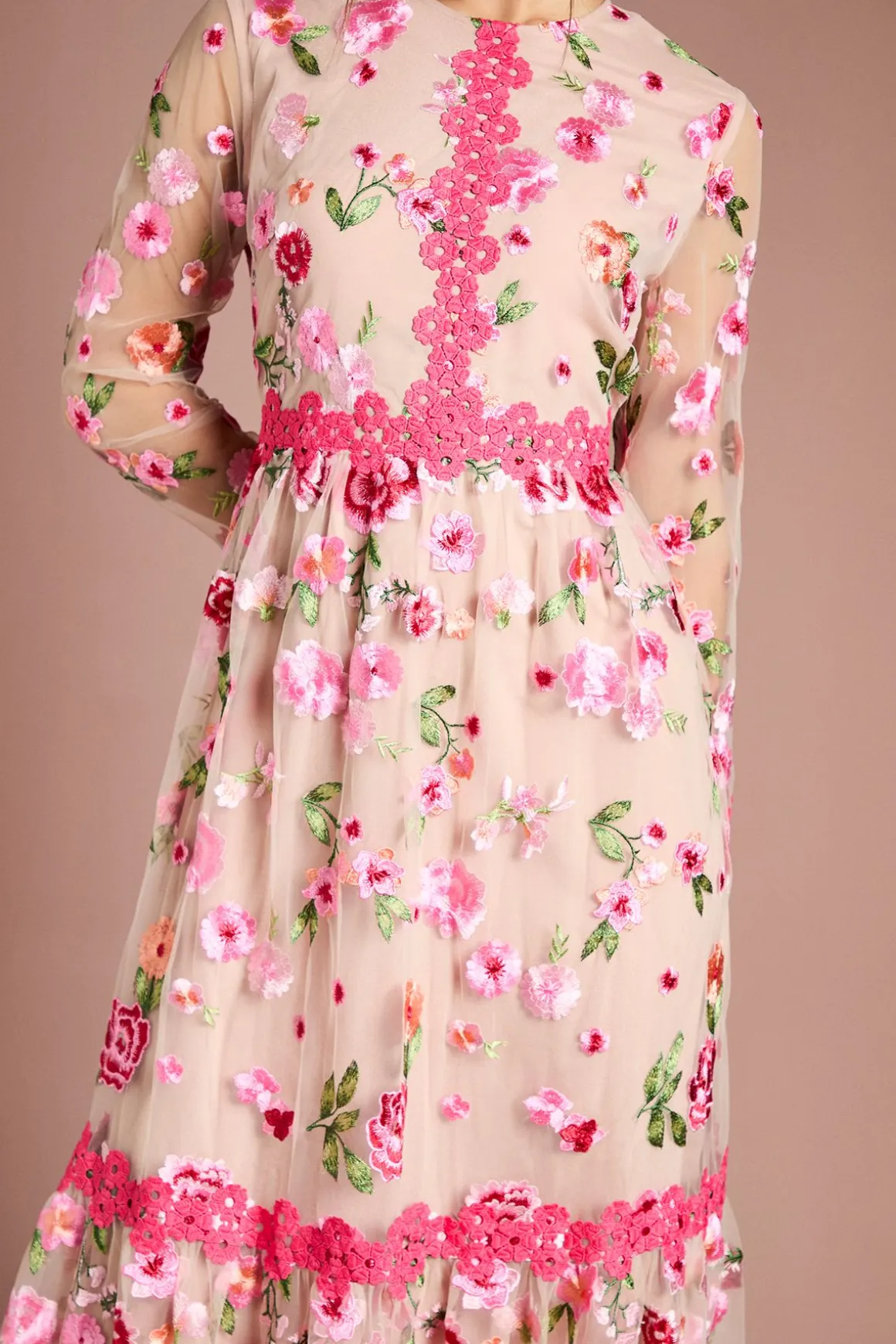 Robe Longue Brodée à Motifs Floraux