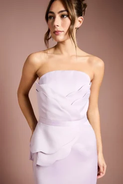 Robe Longue Bustier Structurée en Satin avec Détails Festonnés