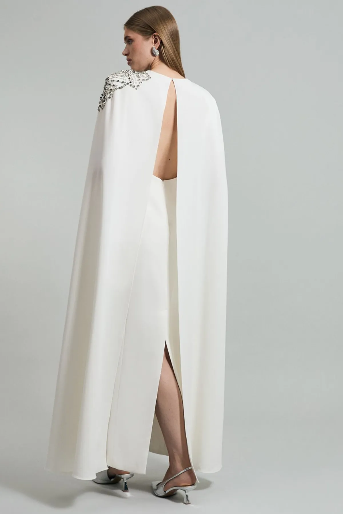 KarenMillen Robe longue à cape dramatique sur-mesure ornée de cristaux floraux placés<Femme Tailleurs|Toutes Les Robes