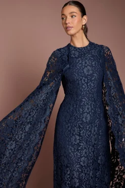 Coast Robe Longue à Cape en Dentelle<Femme Satin Et Dentelle|Robes À Manches Longues