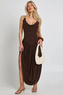 boohoo Robe Longue Caraco En Tissu Fluide Avec Taille Froncée<Femme Looks Chocolat|Robes