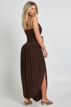 boohoo Robe Longue Caraco En Tissu Fluide Avec Taille Froncée<Femme Looks Chocolat|Robes