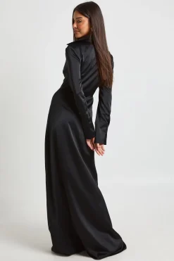 boohoo Robe Longue Chemise en Satin à Manches Longues avec Taille Drapée<Femme Satin Et Dentelle|Robes À Manches Longues