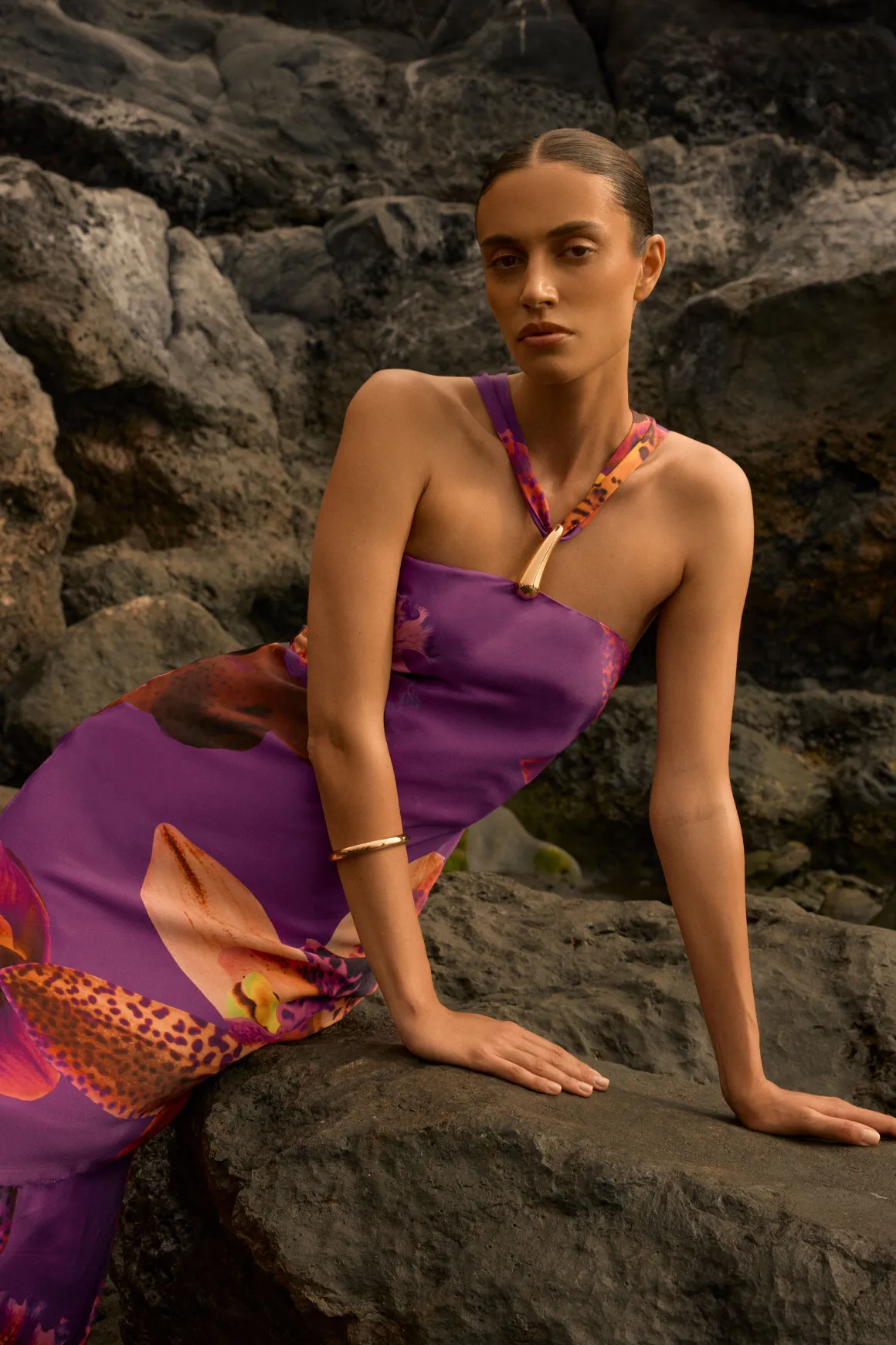 Robe Longue À Col Licou Imprimé Floral En Satin De Viscose Petite Taille